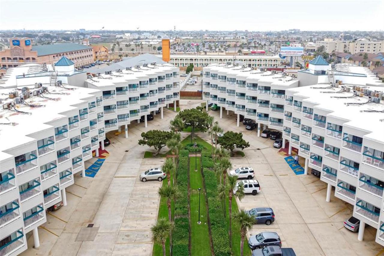 Casa Del Mar Skip To The Beach 294 Apartment Galveston Bagian luar foto